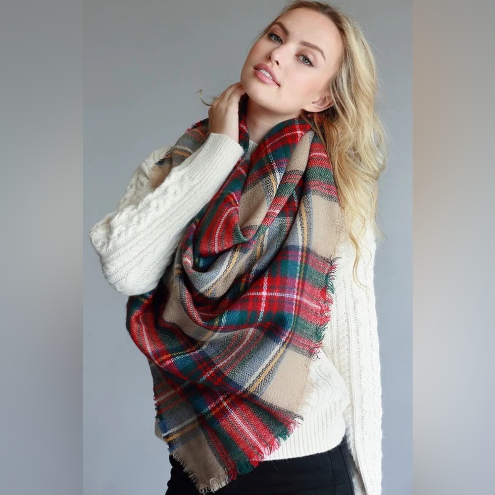 NWOT plaid blanket scarf